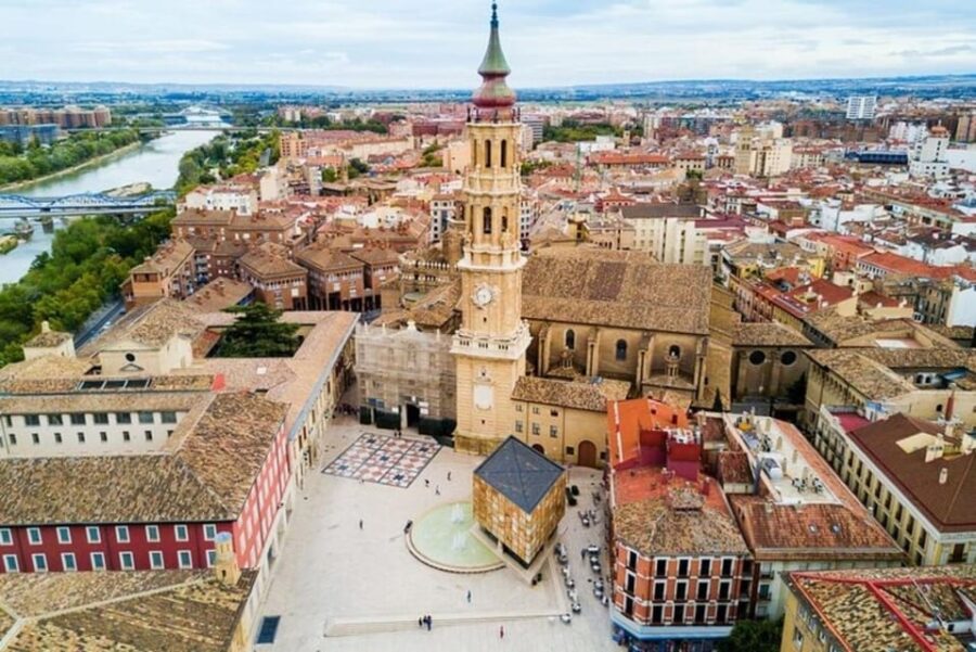 Zaragoza : Must-See Attractions Private Walking Tour - Starting Point at Plaza César Augusto in Zaragoza’s Old Town