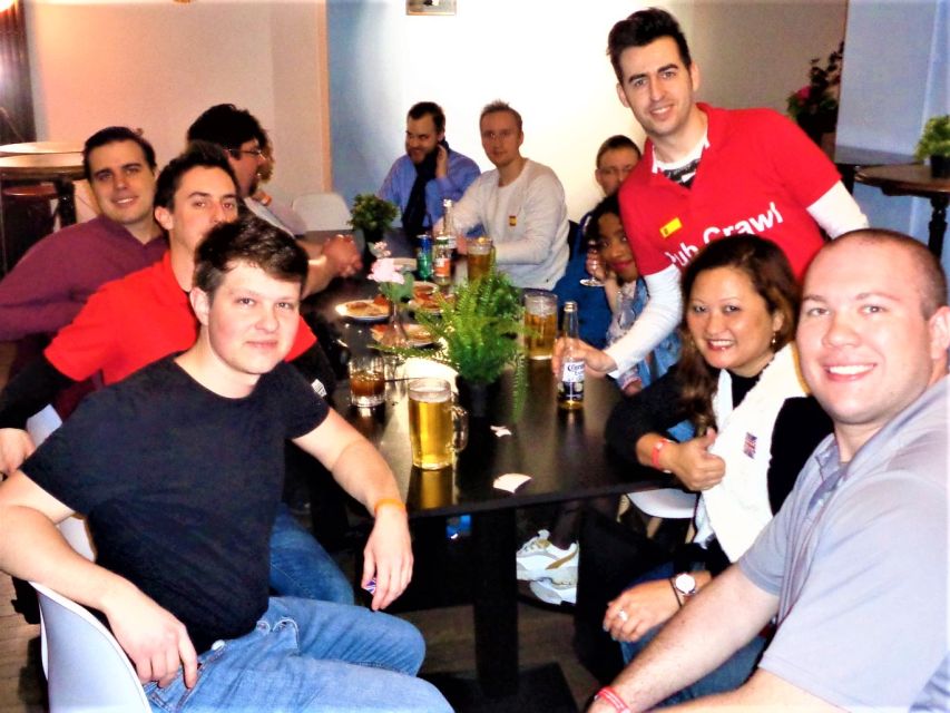 Zurich: Meet new people and enjoy free snacks - The Location and Setting: A Cozy Local Bar in Zurich