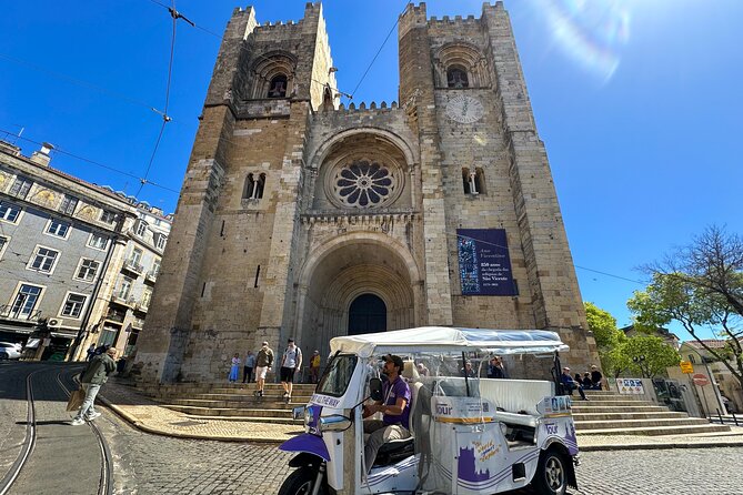 1.5 Historical Tour Lisbon Center and Viewpoints Private Tuk Tuk - Scenic Viewpoints with Panoramic Views