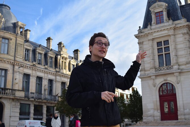 1.5 Hour Guided Tour in Poitiers - Discover Poitiers’ Iconic Landmarks