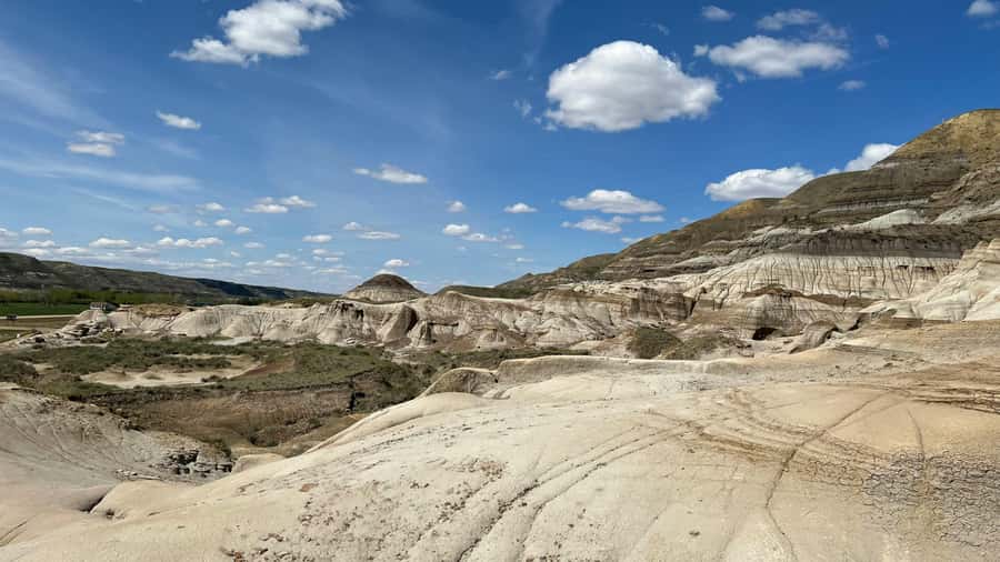 1-Day Private Premium Drumheller & Badlands Tour - Starting Point and Transportation in Comfort