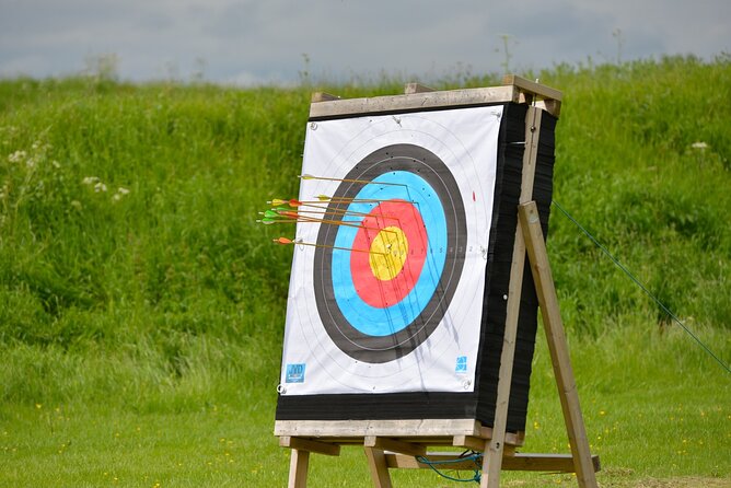 1 Hour Archery Session in Warwick - The Instructor: Expert, Patient, and Engaging