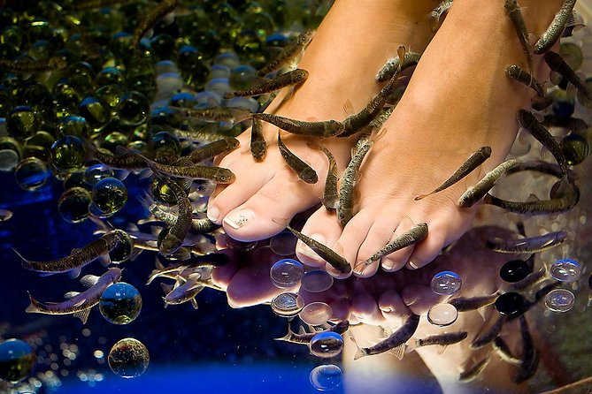 1-Hour Aroma Oil Massage plus 20-Minute Free Fish Pedi - Convenient Location in Athens: Easy Access Near Public Transit