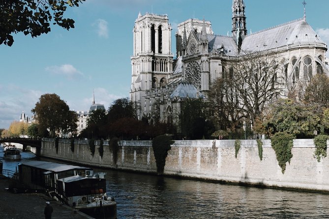 #1 Paris City Center | 100% Satisfaction Guaranteed! | 12ppl Max - Exploring île de la Cité and Notre Dame Exterior