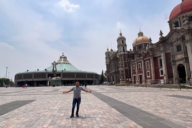 100% private tour in Guadalupe's Basilica with transport - Exploring the Basilica de Santa Maria de Guadalupe