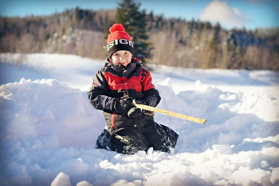 15 min. Tadoussac : Family-Friendly Ice Fishing Experience - What’s Included in the Ice Fishing Experience