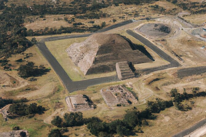 1hr Private Helicopter Tour - Mexico City & Teotihuacan Pyramids - Departure and Meeting Point at Mexico City
