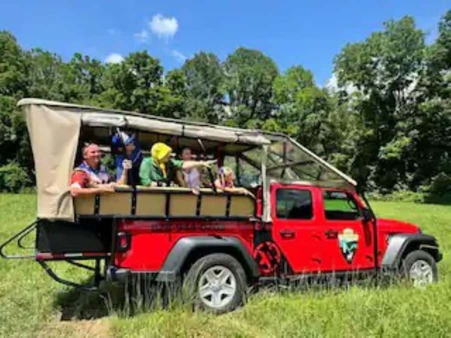 2.5-3 HR Guided Safari Jeep Mile-High Adventure - Ascending into the Smokies for Unmatched Views