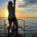 2 Hour Lisbon Sunset and Wine Sailing Tour - Expert Skipper and Friendly Crew