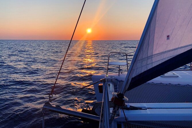 2-hour Mykonos Little Venice Sunset - Food, Drinks, and Onboard Amenities