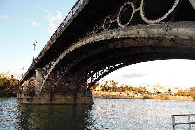 2-Hour Private Guided Walking Tour of Triana - Discovering Le Secret de Carmen and Its Cultural Significance