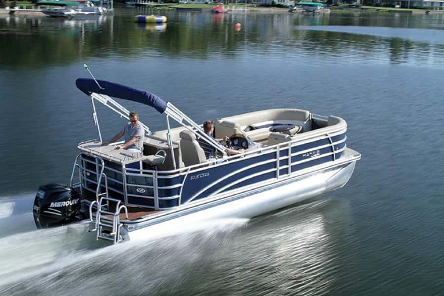 2 Hour Private Pontoon Boat Lake Tour - Starting Point Near Kelowna Visitor Centre