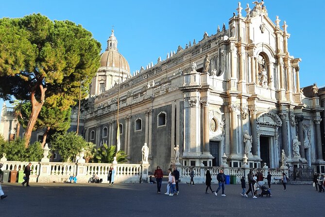 2 Hours Guided Group Tour in Catania - Walking Along Via dei Crociferi