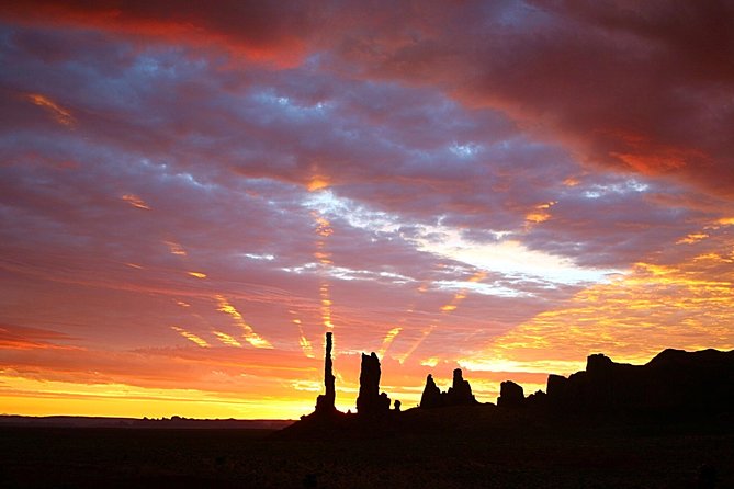 3.0 Hours of Monument Valley's Sunrise or Sunset 4×4 Tour - Iconic Stops: John Fords Point and Beyond
