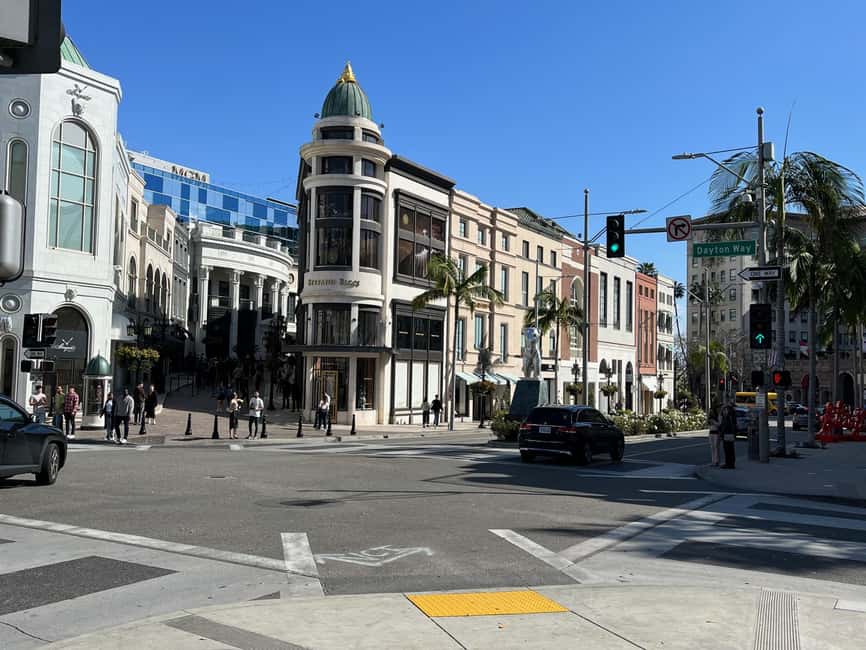 3.5-hour private tour of Hollywood and Beverly Hills in an SUV - The Luxury SUV: Comfortable and Private Transport