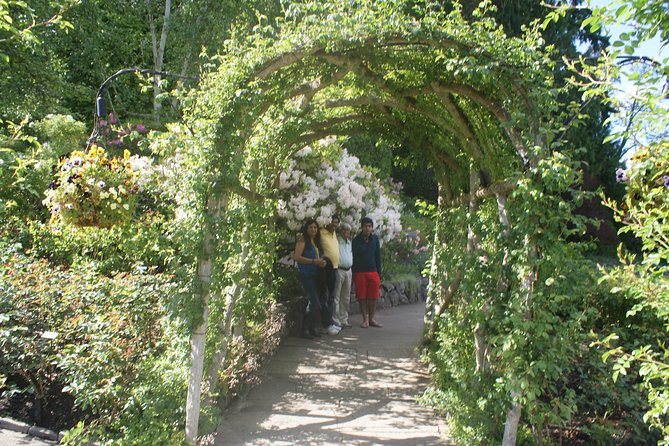 3-Day Vancouver City Tour Package With Whistler and Victoria Optional Private - Starting the Tour with a Vancouver City Introduction