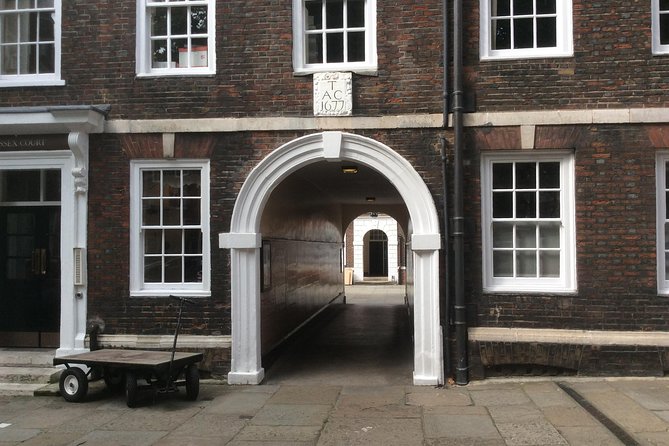 3 Hour Private Downton Abbey London Locations Walking Tour - From Whitehall to Horse Guards Parade