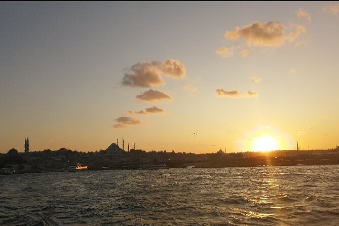 3 Hours Bosphorus Boat Cruise with Stop in Asia Side - Navigating the Route: From the Old Town to the Asian Side