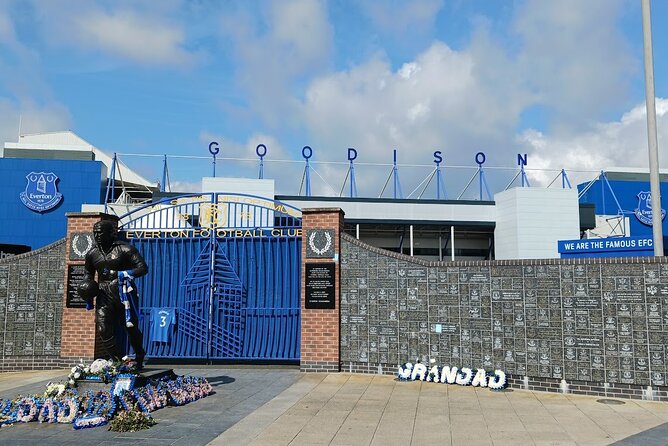 3 Hours Football Stadiums E-Bike Tour in United Kingdom - Exploring Liverpool’s City Center and Cultural Highlights