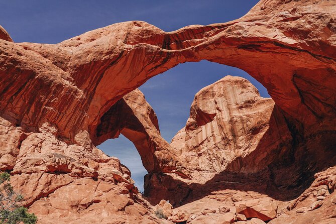 3-Hours Sunset Arches National Park Pavement Sights Tour - Transportation and Group Size Advantages