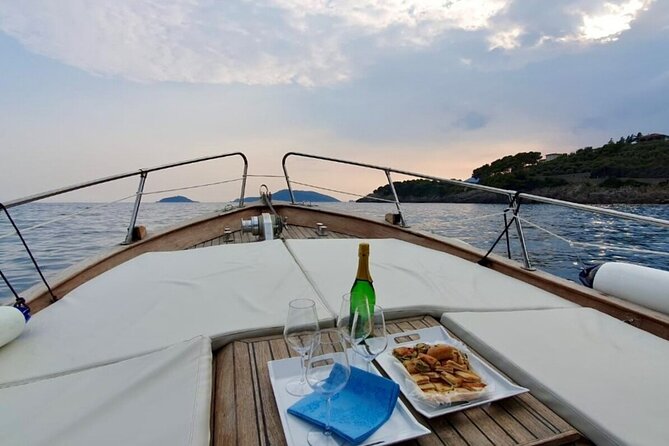 3 Hours Sunset Boat Tour to Golfo dei Poeti Shared - The Vessel: Comfort and Safety on a Historic Gozzo