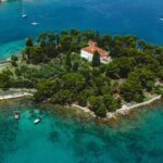 3 Islands Luxury Boat Tour with Aperol Spritz - The Rich History of Osljak: A Quarantine and Fishing Villa