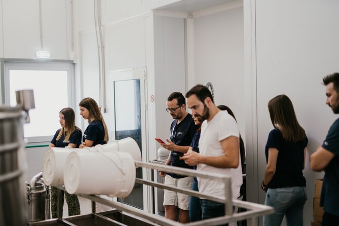 30-Minute Guided Honey Tasting Activity in Melini - Learning About the Family Beekeeping Business in Melini