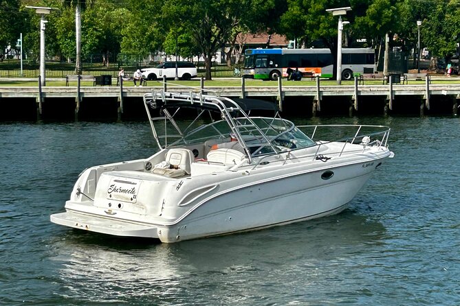 31-foot Miami Private Boat Rental for 12 People - The Perfect Size and Price for Small Groups and Celebrations