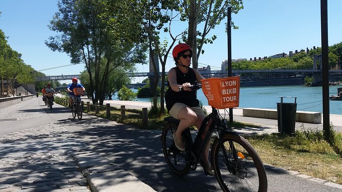 3h - Electric Bike Tour of Lyon with a Local Guide - Exploring Lyon’s UNESCO Old City Center on Electric Bikes