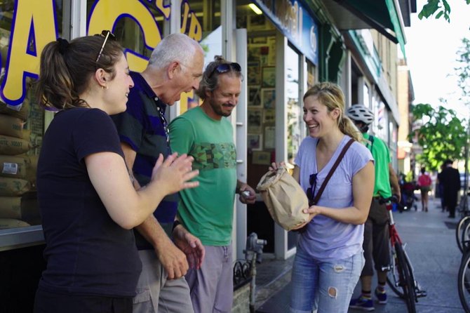 3Hr Montreal Architecture Bike Tour with regular or E-bikes Beer & wine included - Discovering Montreals Neighborhoods on Two Wheels