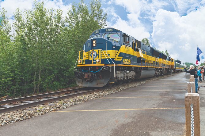 6 Days Best of Grand Alaska Highlights Tour - Walking Up Close at Exit Glacier