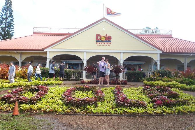 6-Hour Private Customized Luxury Convertible Tour of Oahu's North Shore - Discover the North Shore Highlights in a Luxury Convertible