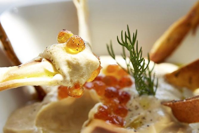 6 Hours Private Island Tour with Wine Tasting and Food Pairing - Discovering the Akrotiri Archaeological Site