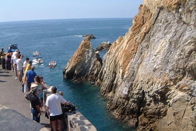 6Hr Cruise or Hotels City Tour, Divers, Baby Turtles Peace Chapel - Visiting the Chapel of Peace and Its Panoramic Views