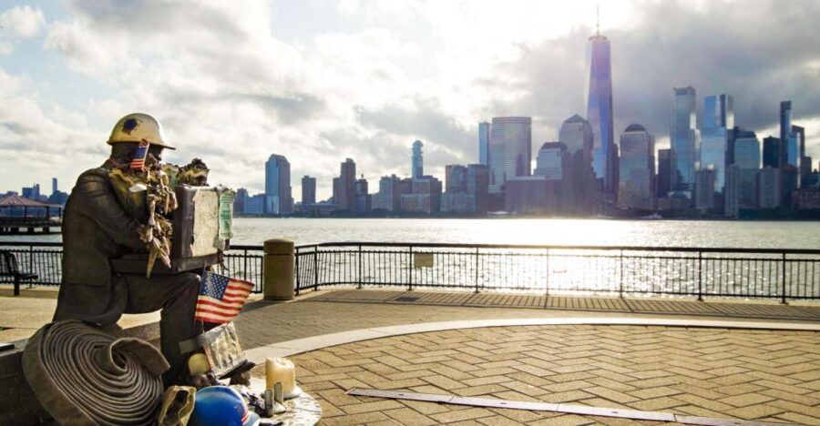 9/11 World Trade Center Walking Tour with Museum Tickets - Exploring the 9/11 Memorial and Ground Zero