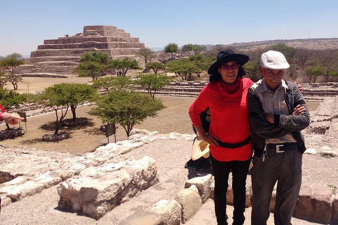 A not crowded Archaeological tour in Cañada de la Virgen - Starting Point and Logistics Made Simple