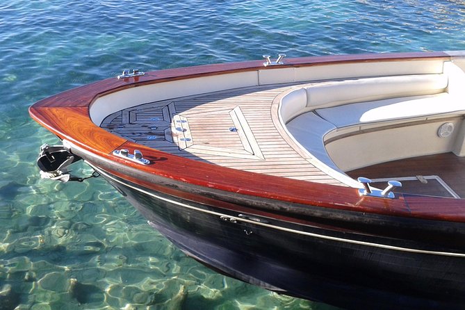 A walking tour and a mini-cruise in Sirmione - The Charm of Sirmione’s Location on Lake Garda