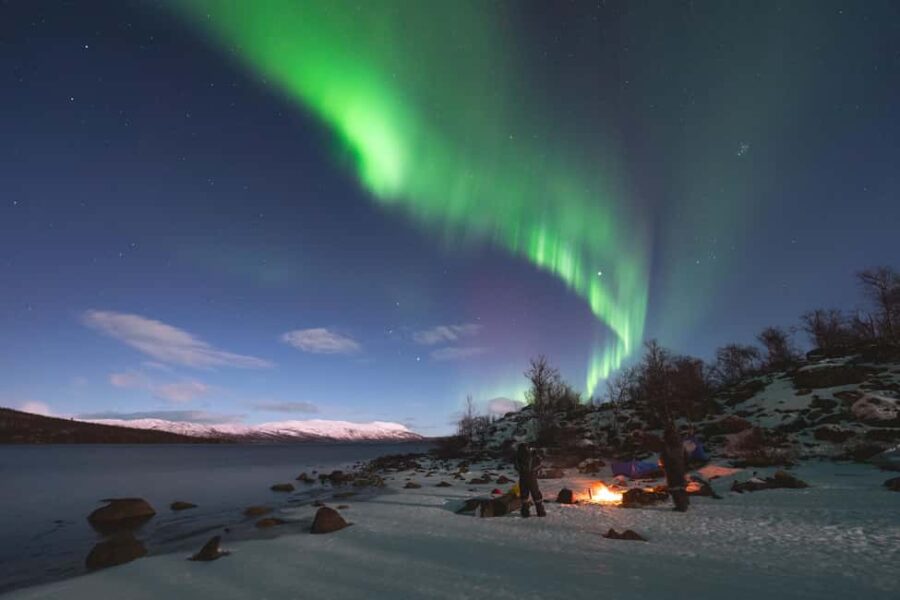 Abisko: Northern Lights Photography Tour with Dinner - Traveling in Search of the Aurora in a 4x4 Van