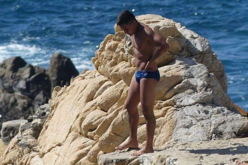 -Acapulco: Cliff Divers at La Quebrada with Lunch and Drinks - The Iconic La Quebrada Cliff Divers: Mexico’s Most Recognizable Act