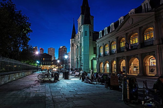 Adults Only Haunted Pub Crawl in New Orleans - Exploring the Haunted French Quarter Streets