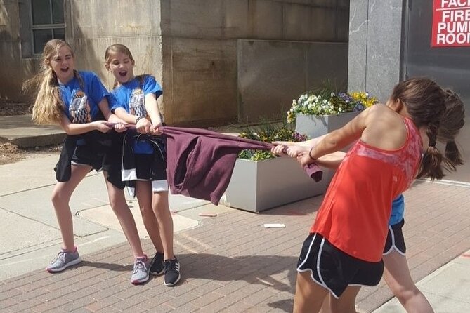 Adventurous Scavenger Hunt in Davenport by Operation City Quest - The Support of a Remote Guide via Chat