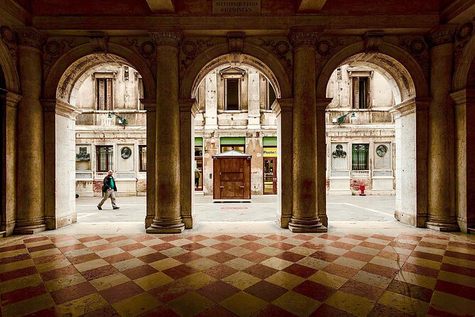 Afternoon in Venice : Basilica + Doge's Palace + Gondola - Visiting St. Marks Basilica and Piazza San Marco