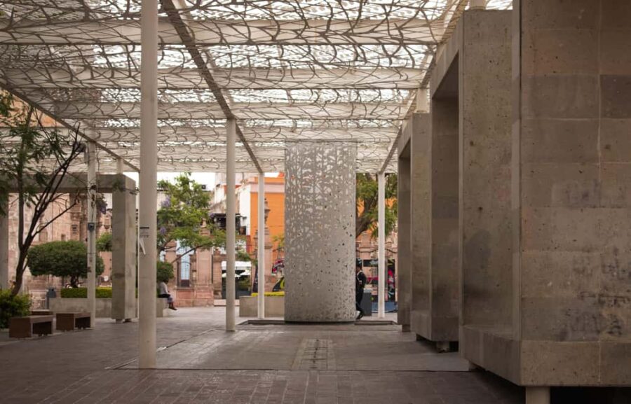 Aguascalientes through the eyes of architecture, art, history, and coffee. - Starting at the Exedra Monument: A Recognizable Landmark
