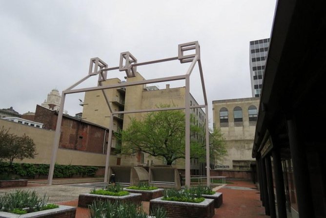 Alexander Hamilton Private Group Walking Tour in Philadelphia - The Guide and Tour Experience