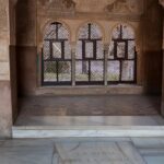 Alhambra tour with Generalife Palace and gardens - Exploring the Walls and Archaeological Remains of the Alhambra