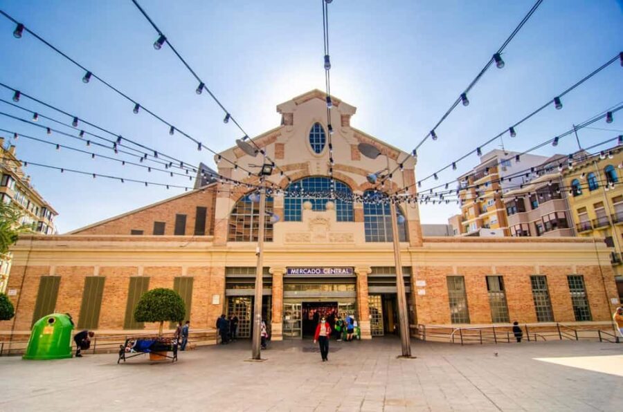 Alicante: electric scooter tour - Discovering the Bonfire Museum and Portal de Elche