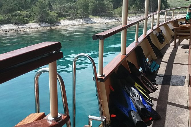 All Inclusive Brac and Solta islands swimming cruise - The Charm of Stomorska on Solta Island