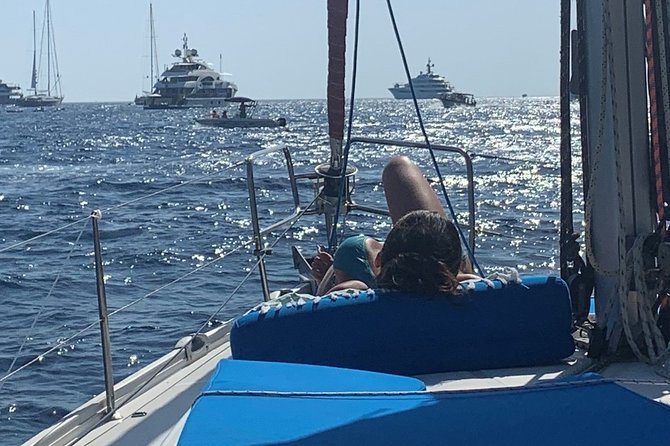 All-inclusive Sailing tour: Sorrento Coast - The Dynamic Route: Sorrento, Capri, or Procida