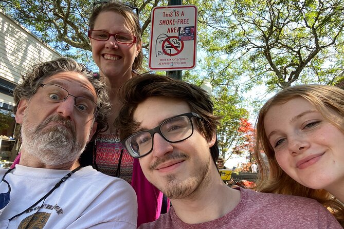 Amazing Anaheim Scavenger Hunt - The App and Remote Host: How It Works