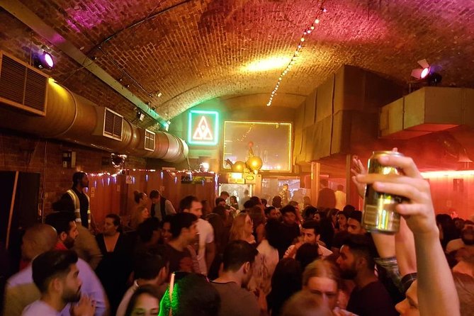 Amazing Nightlife in London East Tour - Visiting Q Shoreditch: A Stylish Cocktail Bar with Classic Vibes